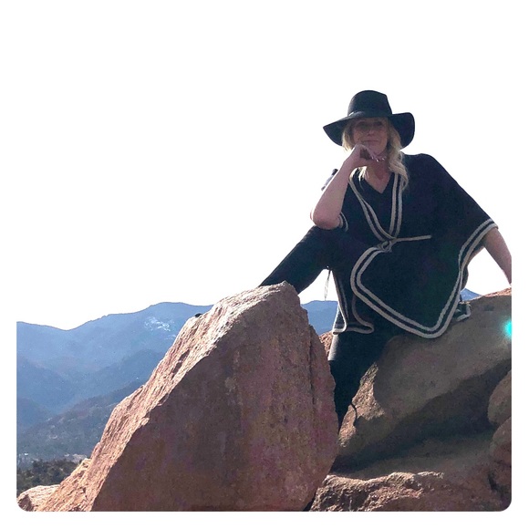 Meet your posher-πππππ - Picture 3 of 7